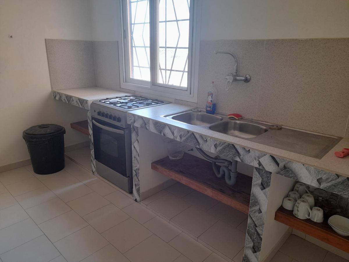 Appartement Familial Spacieux Avec Climatisation Ziguinchor Exterior photo