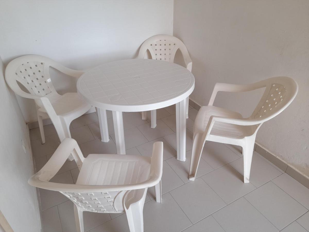 Appartement Familial Spacieux Avec Climatisation Ziguinchor Exterior photo